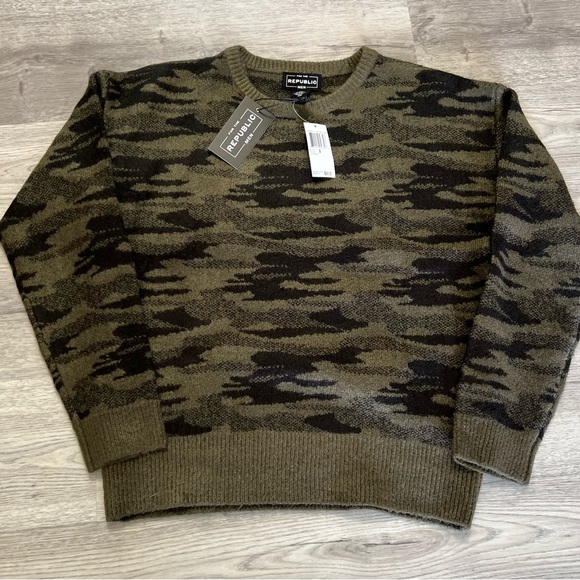 For The Republic Other - Men’s For the Republic Camo sweater size M